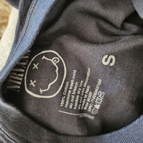 Nirvana band tee size small - Picture 3 of 4